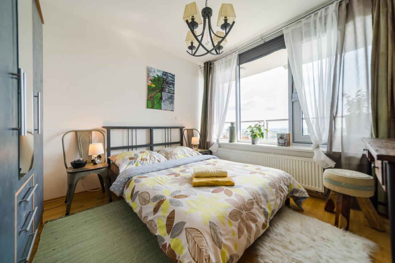 Comfy Condo On The 20Th Floor & Free Parking ブラチスラヴァ エクステリア 写真